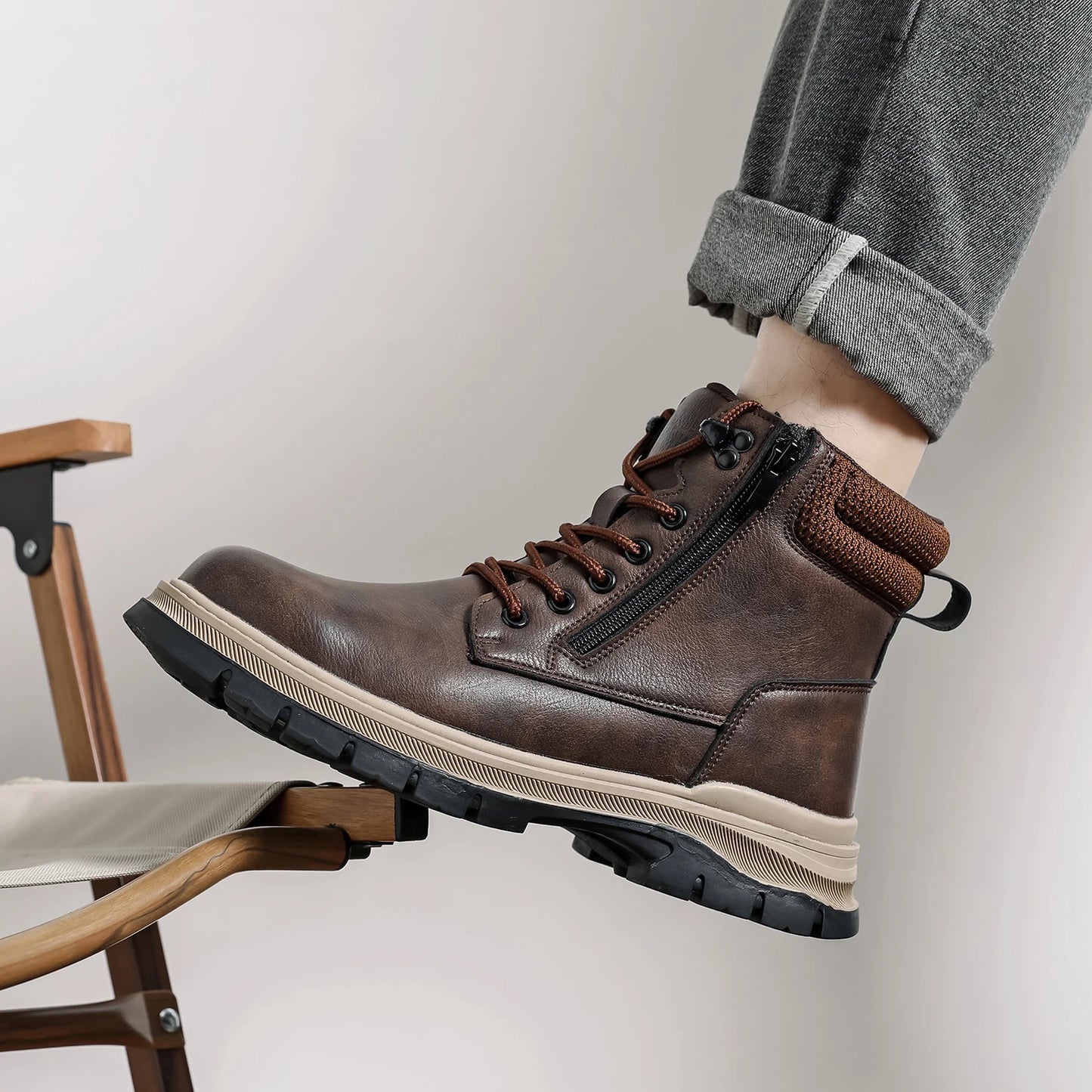 Leather Light Weight Safety Shoes Steel Toe Boots Low Top Comfortable Soft Work Sneakers Slip Resistant Work Sneakers for Men