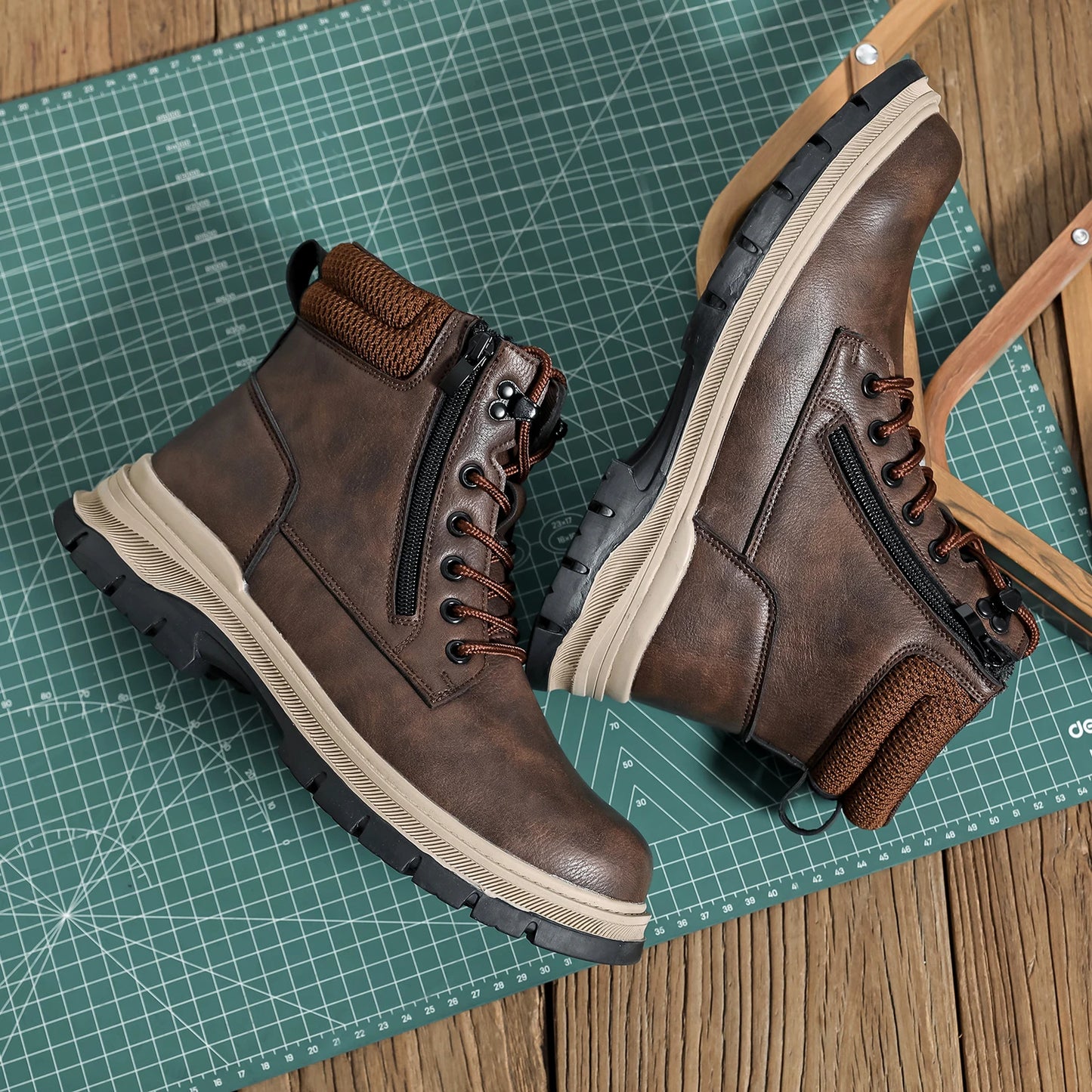 Leather Light Weight Safety Shoes Steel Toe Boots Low Top Comfortable Soft Work Sneakers Slip Resistant Work Sneakers for Men