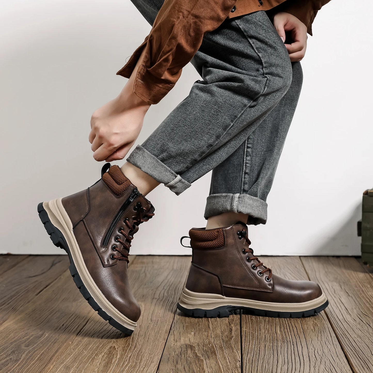 Leather Light Weight Safety Shoes Steel Toe Boots Low Top Comfortable Soft Work Sneakers Slip Resistant Work Sneakers for Men